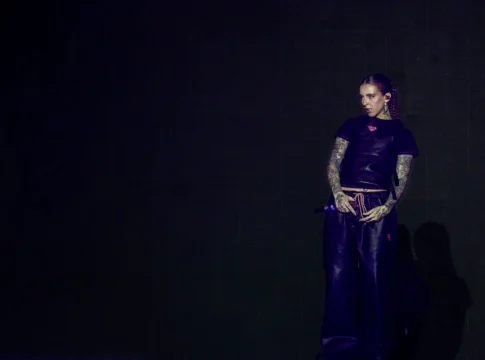 Young Miko en el Movistar Arena. Fuente: Agencias Young Miko en el Movistar Arena. Fuente: Agencias