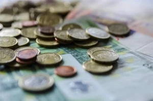 Gerentes y directivos duplican el salario medio