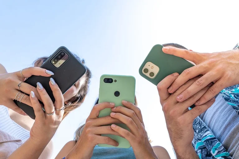 Google anuncia su nuevo producto que supone el comienzo del adiós de los smartphones