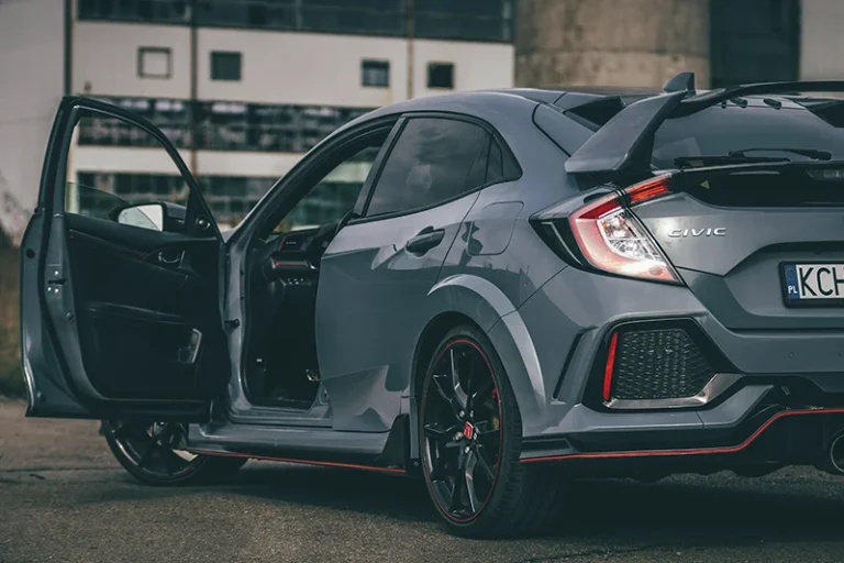 Hacer una foto a tu coche nuevo puede estropear la cámara de tu smartphone y este es el motivo