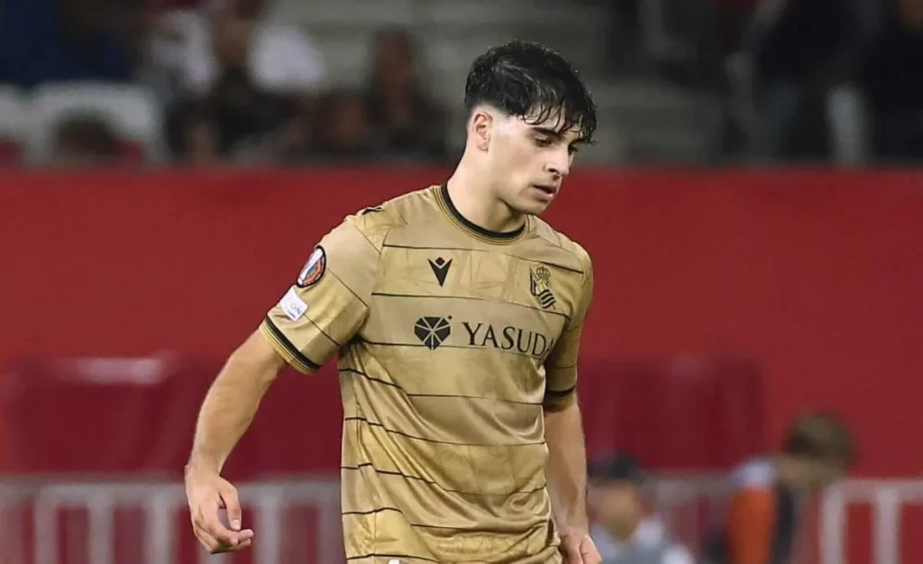 Roberto Olabe deja un pufo en la Real Sociedad antes de irse 85 Jon Martín