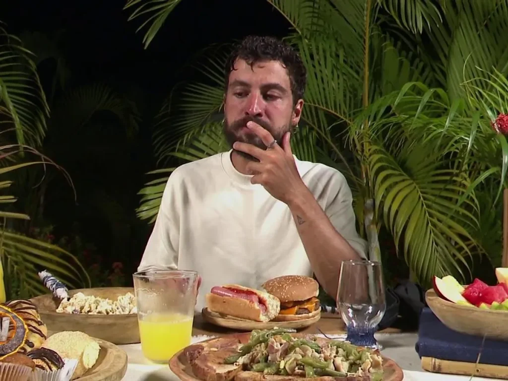 Joshua vuelve al plató y cambia su favorito