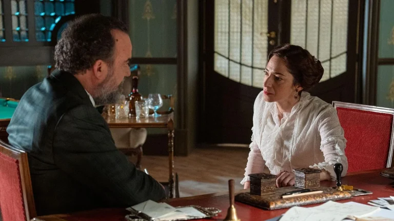 'La Promesa': La verdad sobre el pasado de Curro enfrenta a Eugenia, Leocadia y Alonso  