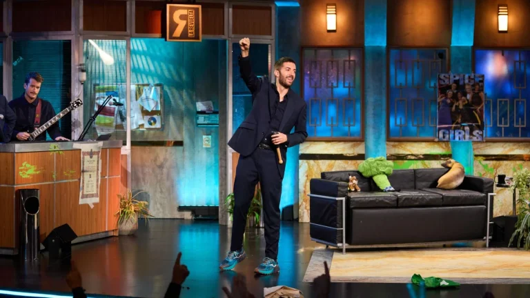 'La Revuelta' convierte el fiasco de Eurovisión en comedia con Israel y Melody de protagonistas 