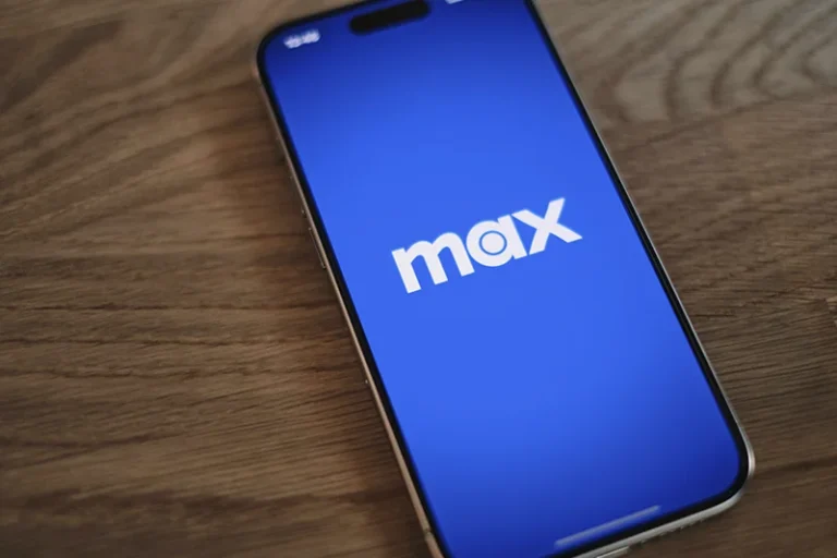 Max da marcha atrás y vuelve a cambiar de nombre