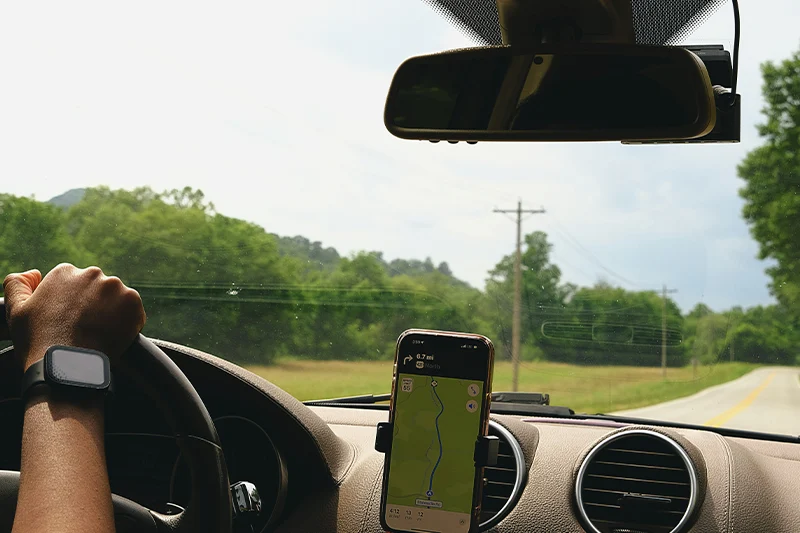 NO COLOQUES EL SMARTPHONE EN LAS REJILLAS DE VENTILACIÓN