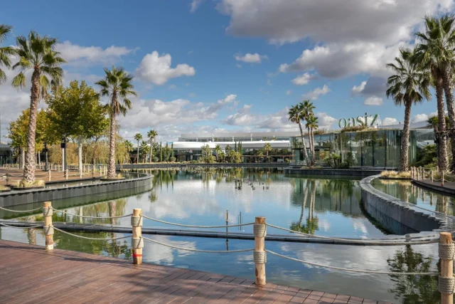 La caída a los infiernos del centro comercial más grande de Madrid: Oasiz pende de un hilo