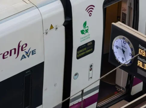 El nuevo modelo de billetes frecuentes de Renfe que acaba con los bonos gratuitos Fuente: Europa Press El nuevo modelo de billetes frecuentes de Renfe que acaba con los bonos gratuitos Fuente: Europa Press