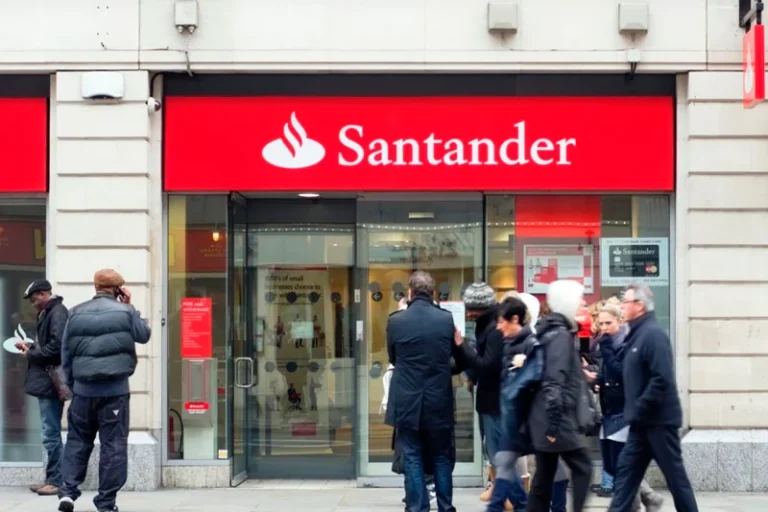 El archivo Lafuente Santander impulsa un centro asociado al Museo Reina Sofía