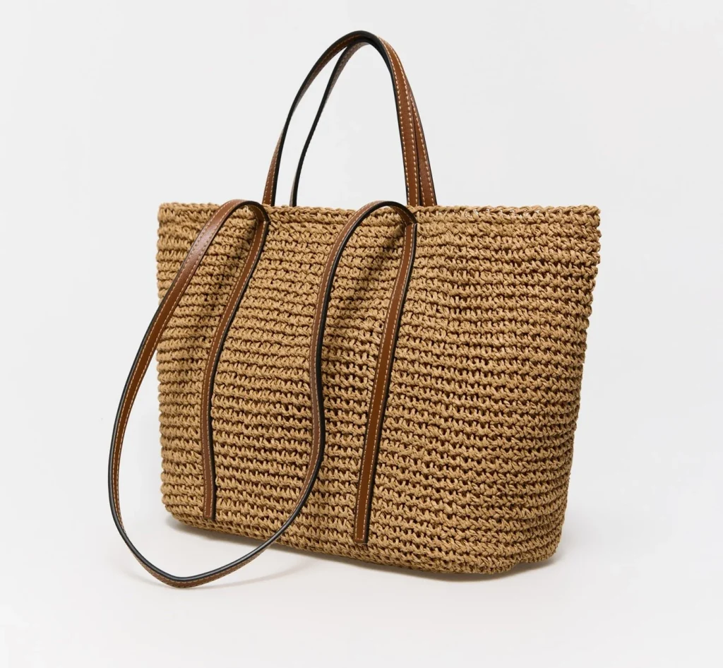 El bolso redondo de Sfera: elegancia veraniega para llevar a todas partes