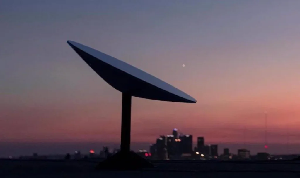 Starlink se mantiene firme mientras caen las redes tradicionales