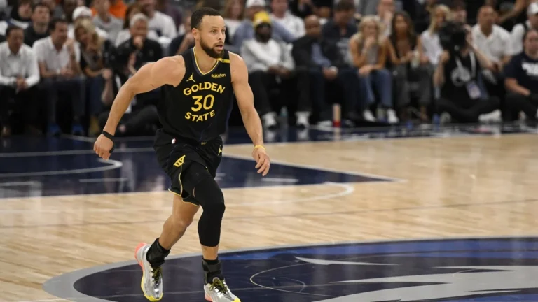 Steph Curry enciende las alarmas de Golden State Warriors