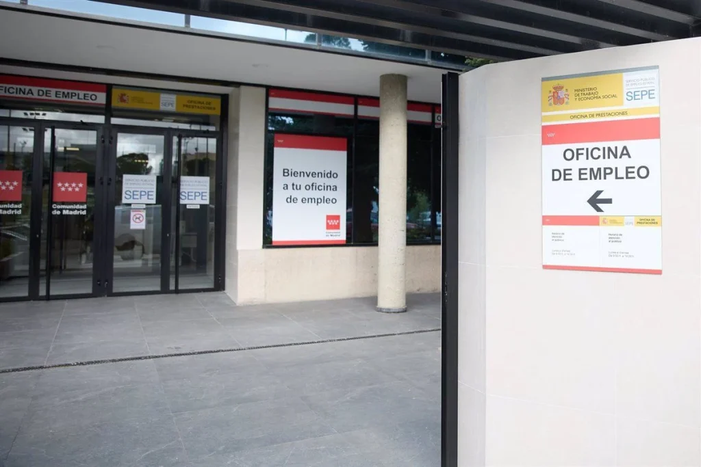 Todas las ayudas del SEPE para 2025 y cómo solicitarlas sin complicaciones 1 Todas las ayudas disponibles en 2025: del paro contributivo a los subsidios específicos para colectivos vulnerables