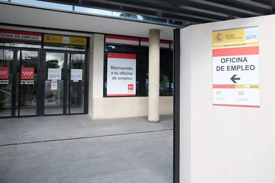 Transformación laboral: cómo la inteligencia artificial redefine las perspectivas de empleo en 2025