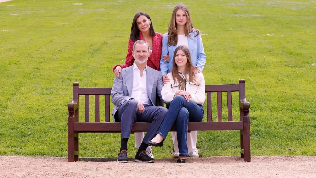 Un reinado sostenido por mentiras