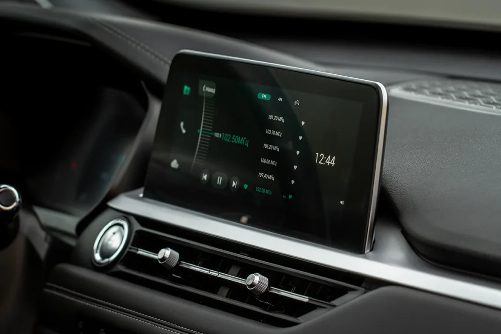 La IA de Google llega a tu coche y te ayudará con WhatsApp mientras conduces 20 VOLVO SERÁ LA PLATAFORMA DE REFERENCIA PARA GOOGLE