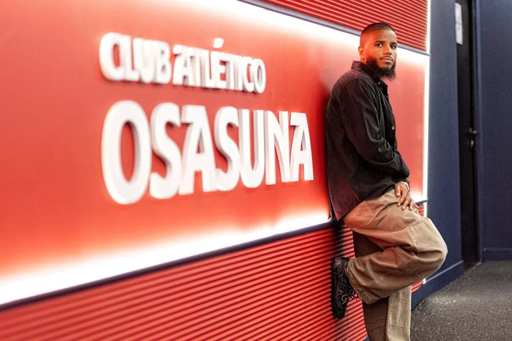 Valentin Rosier sustituirá a Jesús Areso en Osasuna. Fuente: @Osasuna