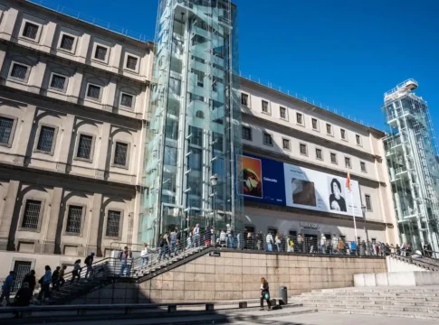 El técnico de ascensores del Reina Sofía, atrapado en un ascensor