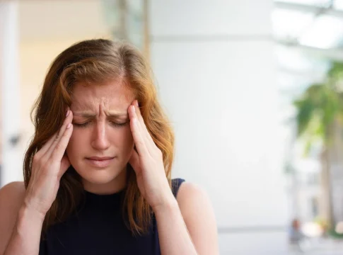 cansancio Lo que le pasa a tu cerebro si no duermes 8 horas seguidas, según la OMS