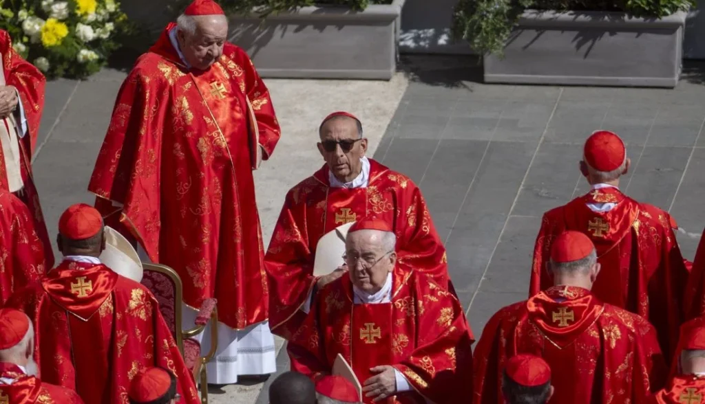 cardenales conclave papa vaticano