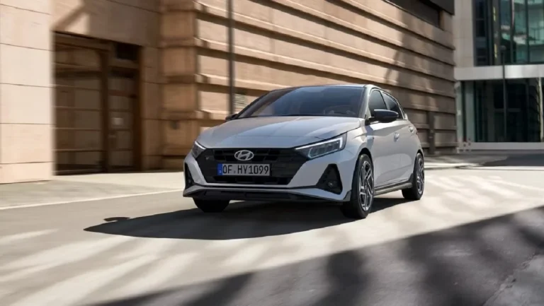 La revolución de los concesionarios digitales: ¿te atreves a comprar un coche sin salir de casa?