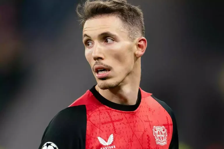 El fichaje de Grimaldo por el FC Barcelona implica sacrificio rotundo de Hansi Flick