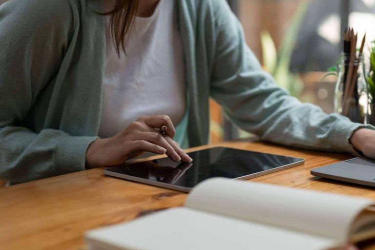 Revolución online; obtener la ESO a los 30 ya es posible en un solo curso