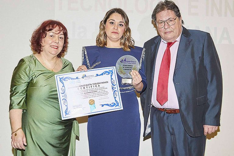 Europa distingue a la doctora Nildiana Cedeño con un premio de tecnología e innovación médica