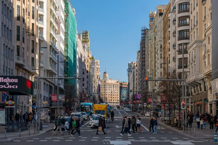 España abre la puerta a 300.000 inmigrantes y deja en el limbo a los que más lo pedían 1 Inmigrantes España extranjería Fuente: Europa Press