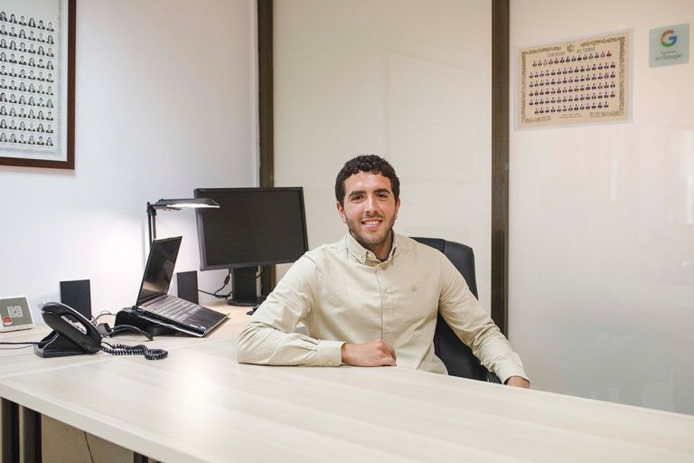 Honoralia consigue eliminar reseñas falsas de Google que dañaban la reputación online de una empresa