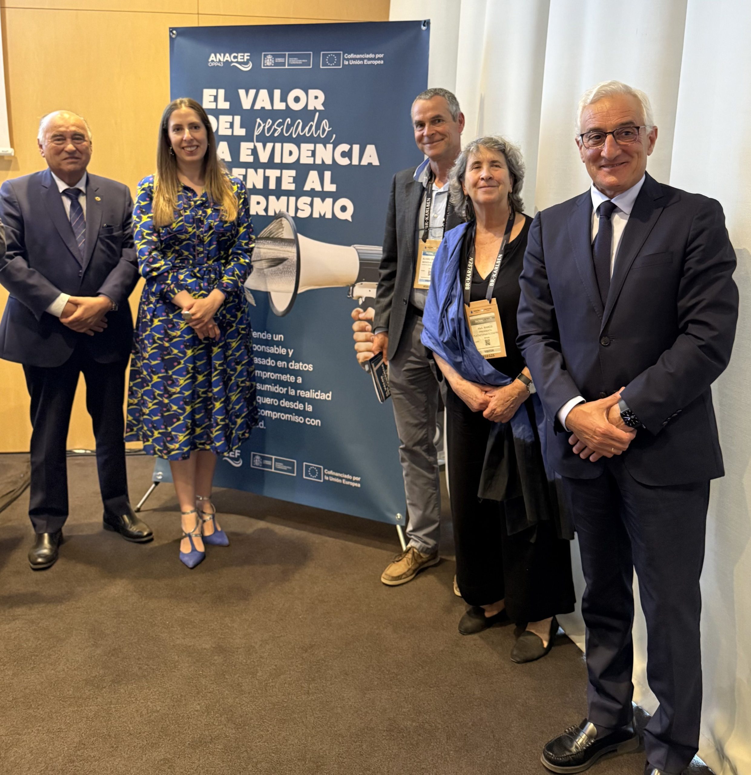 los ponentes con el presidente y el director gerente de ANACEF scaled