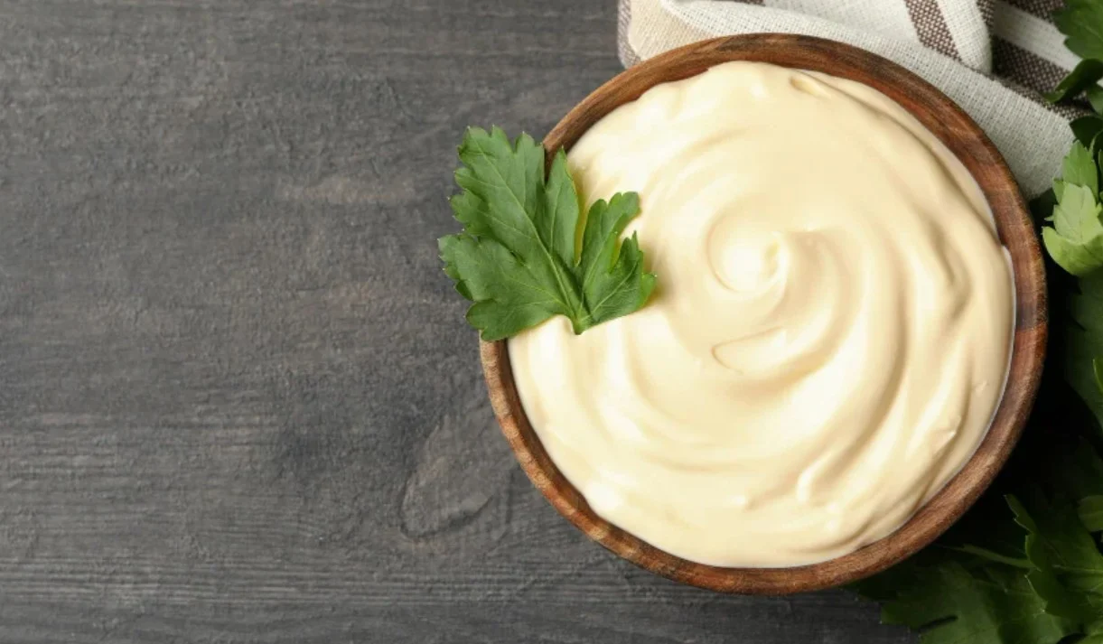 Esta es la receta fácil de mayonesa vegana que sabe igual que la tradicional y solo necesita cuatro ingredientes Esta es la receta fácil de mayonesa vegana que sabe igual que la tradicional y solo necesita cuatro ingredientes