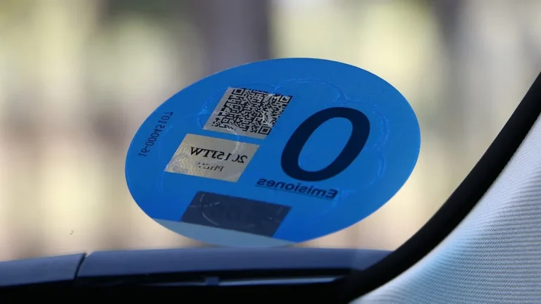 La nueva revisión de las etiquetas ECO y CERO de la DGT podría cambiar el futuro de muchos coches híbridos