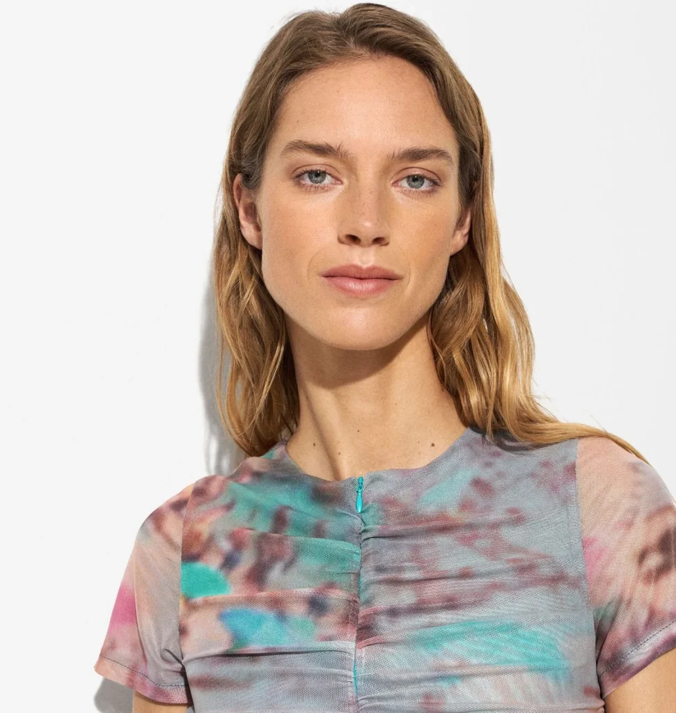 El chollo de la primavera: Parfois tiene la camiseta viral que no te costará ni 6 euros 43 Una colección que habla el lenguaje de la primavera