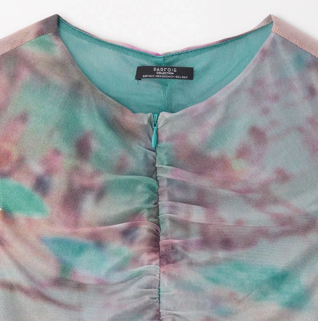 El chollo de la primavera: Parfois tiene la camiseta viral que no te costará ni 6 euros 42 La camiseta viral de Parfois: sencilla, ingeniosa y funcional