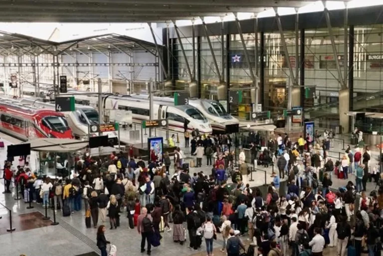 Cómo reclamar el dinero por los billetes tras el robo de cable en los trenes Madrid-Sevilla