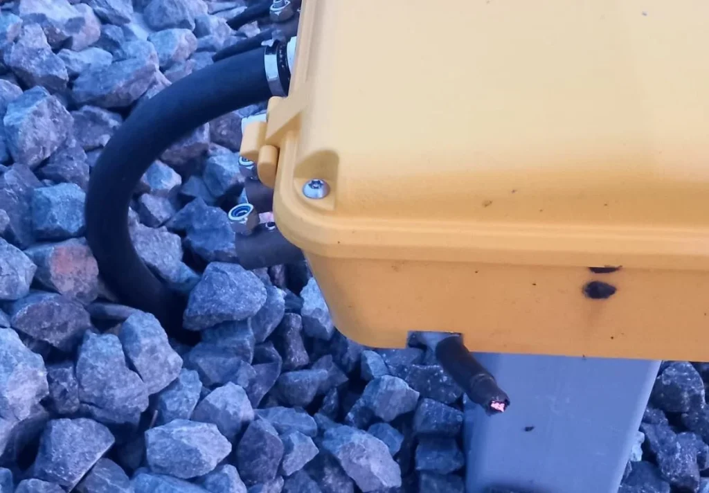 Imagen del robo de cable en Alta Velocidad de Renfe que ha provocado retrasos de trenes