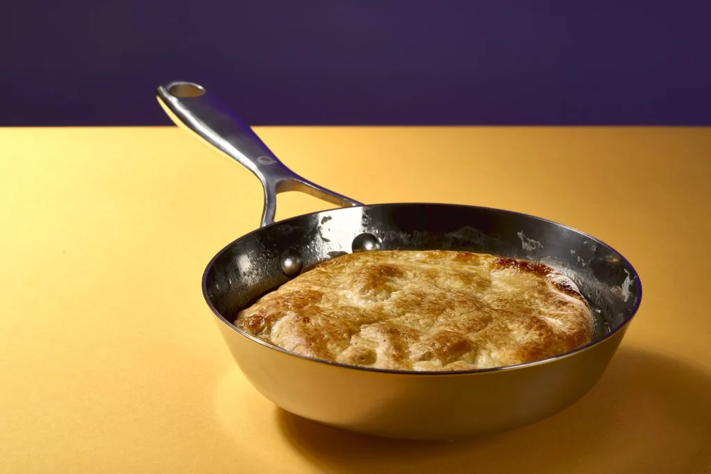 Dile adiós al antojo de dulce con este bizcocho mágico en sartén: 0% harinas, 0% azúcar, 100% placer. 208 VARIACIONES CREATIVAS PARA CADA ANTOJO Y OCASIÓN