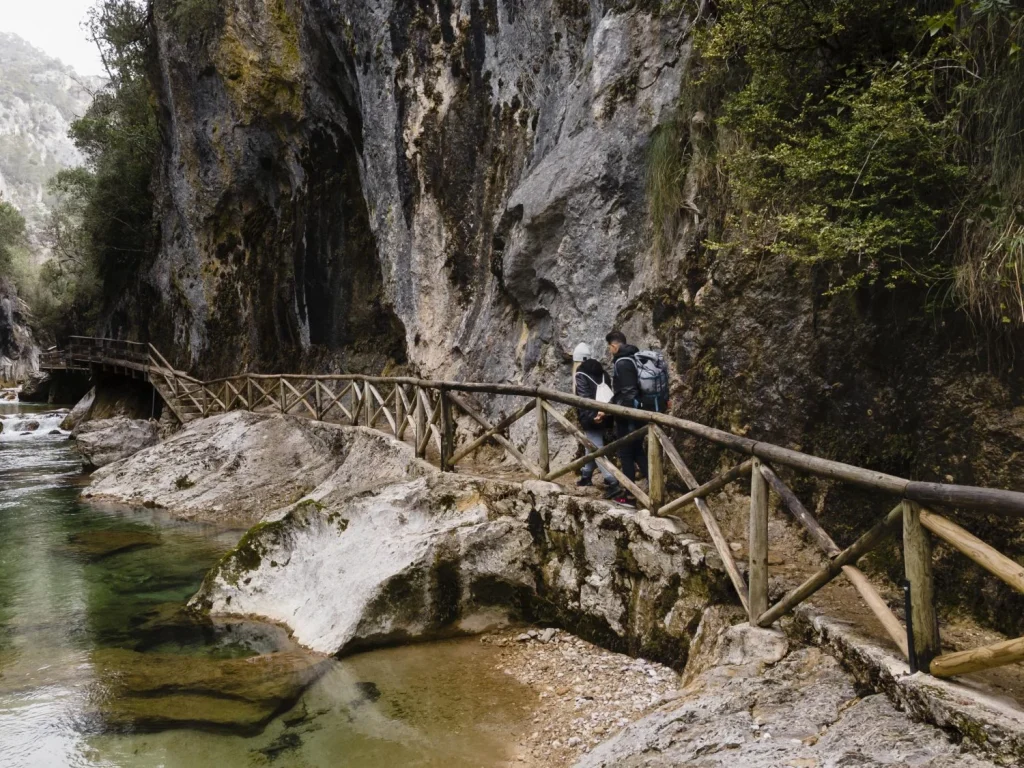 EL DESFILADERO QUE DESAFIÓ A INGENIEROS Y MONTAÑEROS