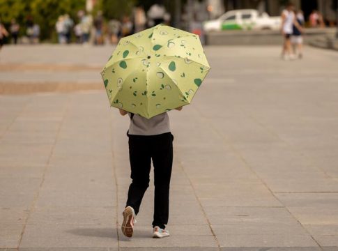 La AEMET pone a media España en aviso por lluvias y tormentas La AEMET pone a media España en aviso por lluvias y tormentas