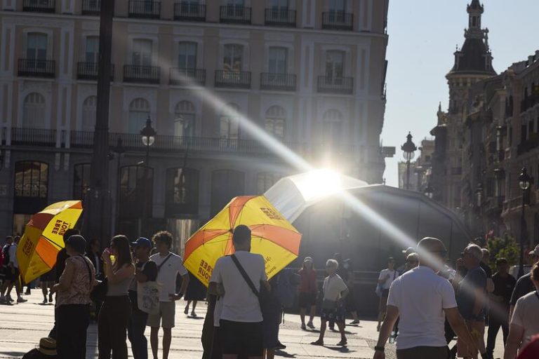 La AEMET activa las alertas meteorológicas en la península y Canarias: temperaturas y polvo en suspensión