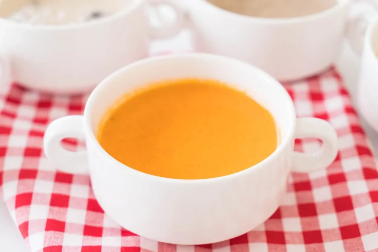 El 'oro líquido' de tu cocina: cómo hacer un caldo de pollo casero concentrado para enriquecer todos tus platos