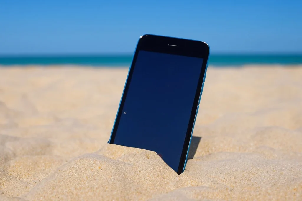 APAGA EL TELÉFONO MÓVIL