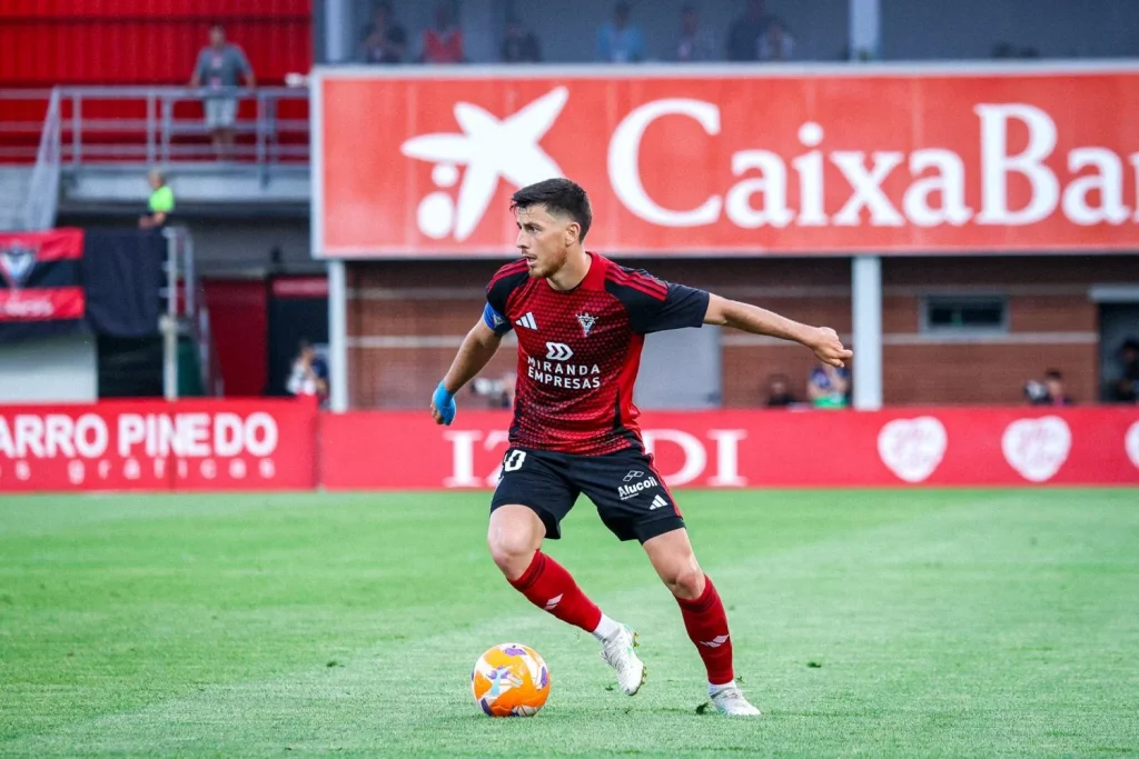 Gabi pide un esfuerzo por Alberto Reina. Fuente: X (@AlbertoReina10)