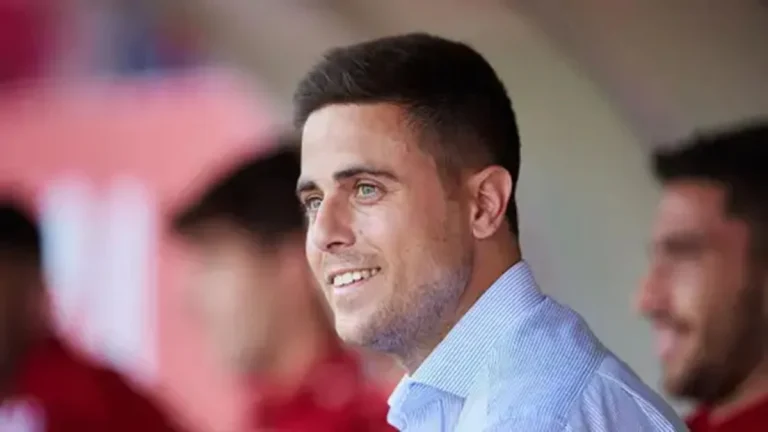 Alessio Lisci quiere en Osasuna a un objetivo prioritario del Oviedo