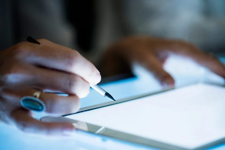 Así funciona el testamento digital: Tu última voluntad en redes sociales, WhatsApp, correos...