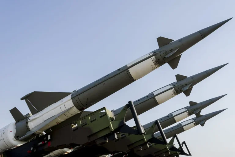 Así funciona la Cúpula de Hierro con la que Israel se defiende de los ataques de Irán