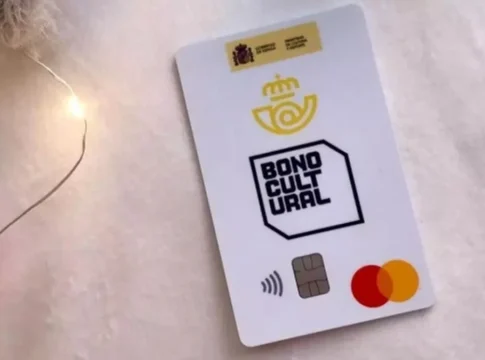 Bono Cultural Joven 2025: Quién tiene derecho, cuándo se puede pedir y qué se puede pagar Fuente: La Moncloa Bono Cultural Joven 2025: Quién tiene derecho, cuándo se puede pedir y qué se puede pagar Fuente: La Moncloa