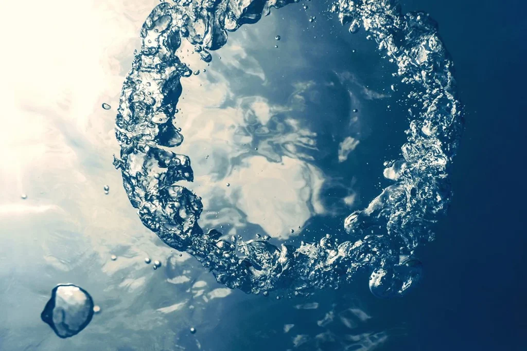 CADA VEZ MÁS MENSAJES EN EL MAR