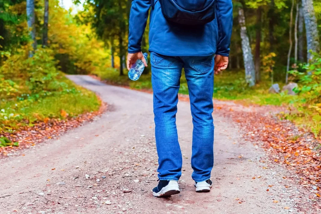 CAMINAR, UNA DE LAS FORMAS MÁS SENCILLAS DE MANTENERSE EN FORMA